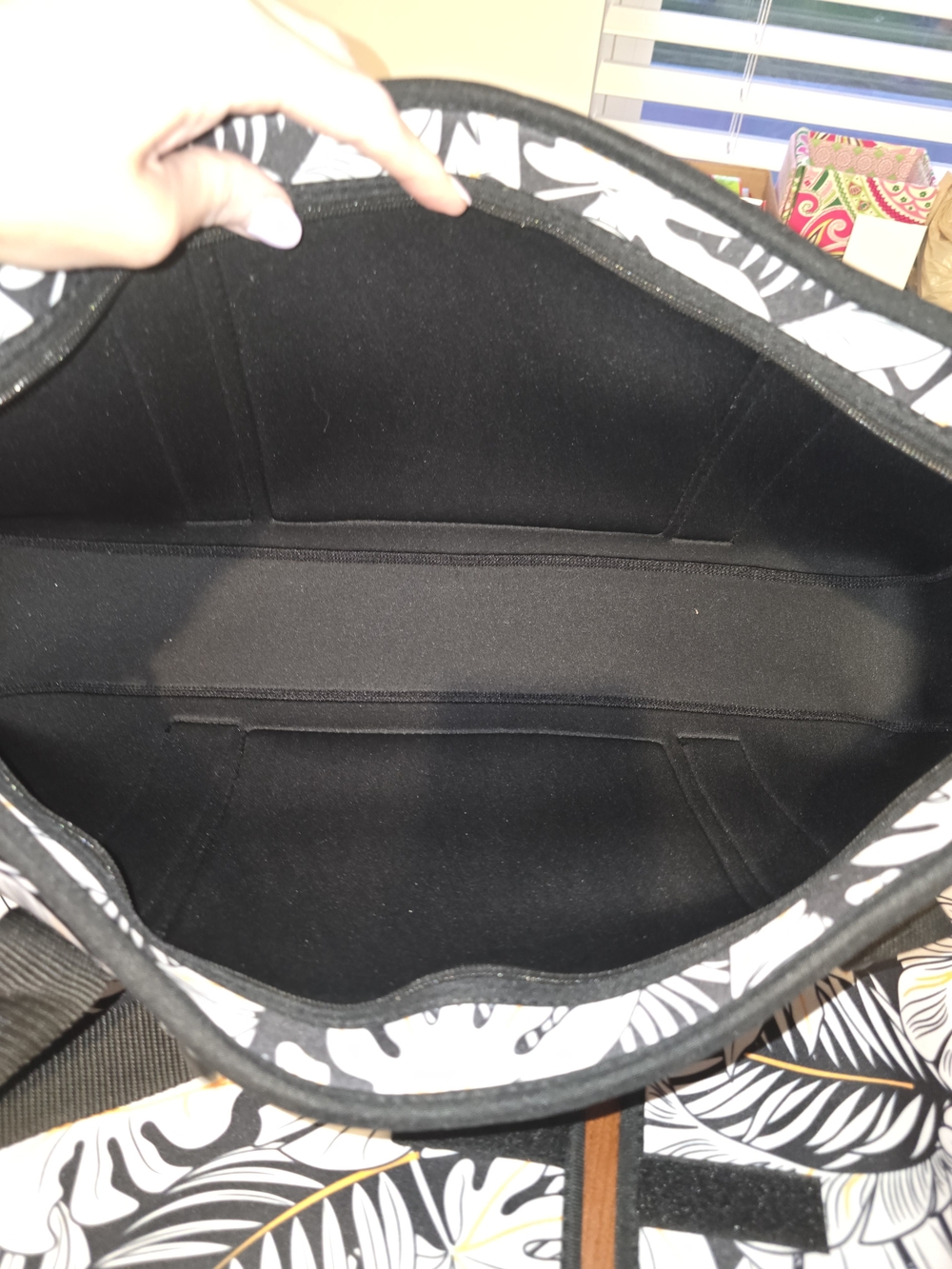 EdenRiver Tropical Leaf Print Tote Bag in Black & White, American Mahjong Bag - Picture 8 of 16
